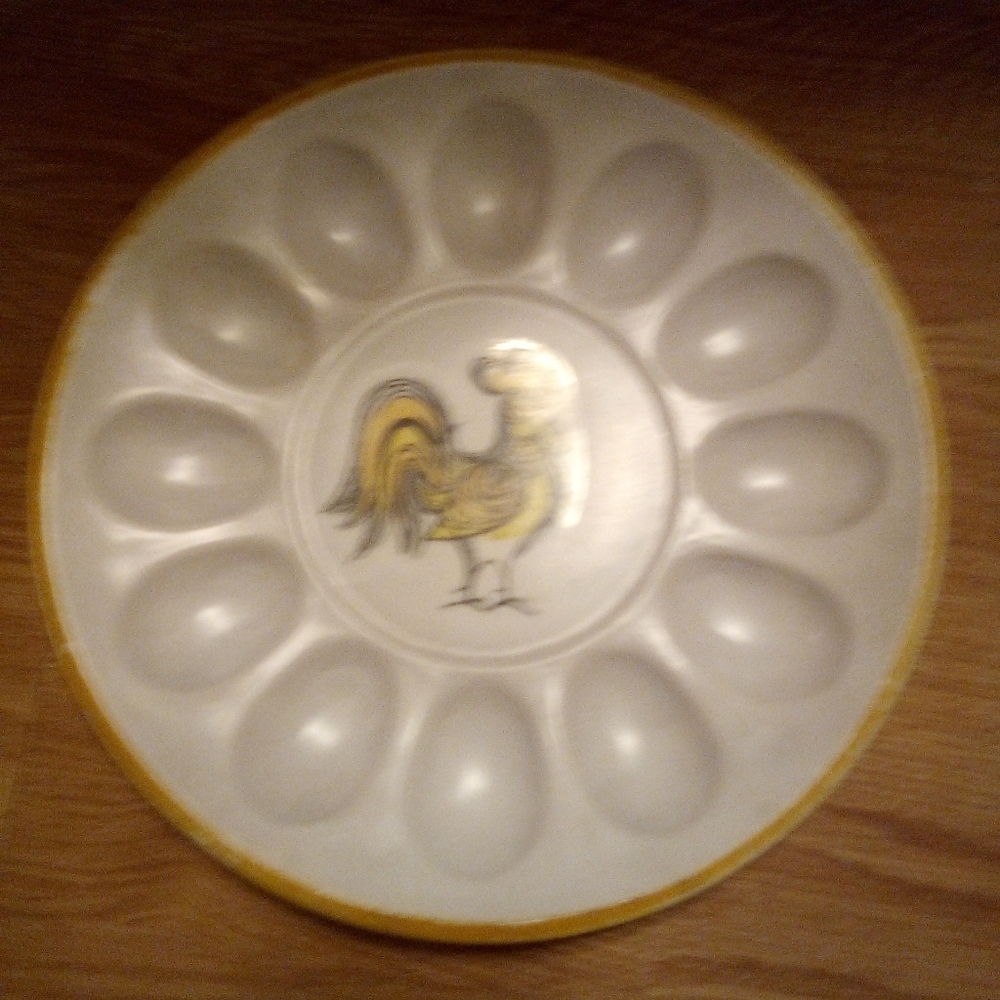 Vtg plastic 80s Rooster design 10" egg plate